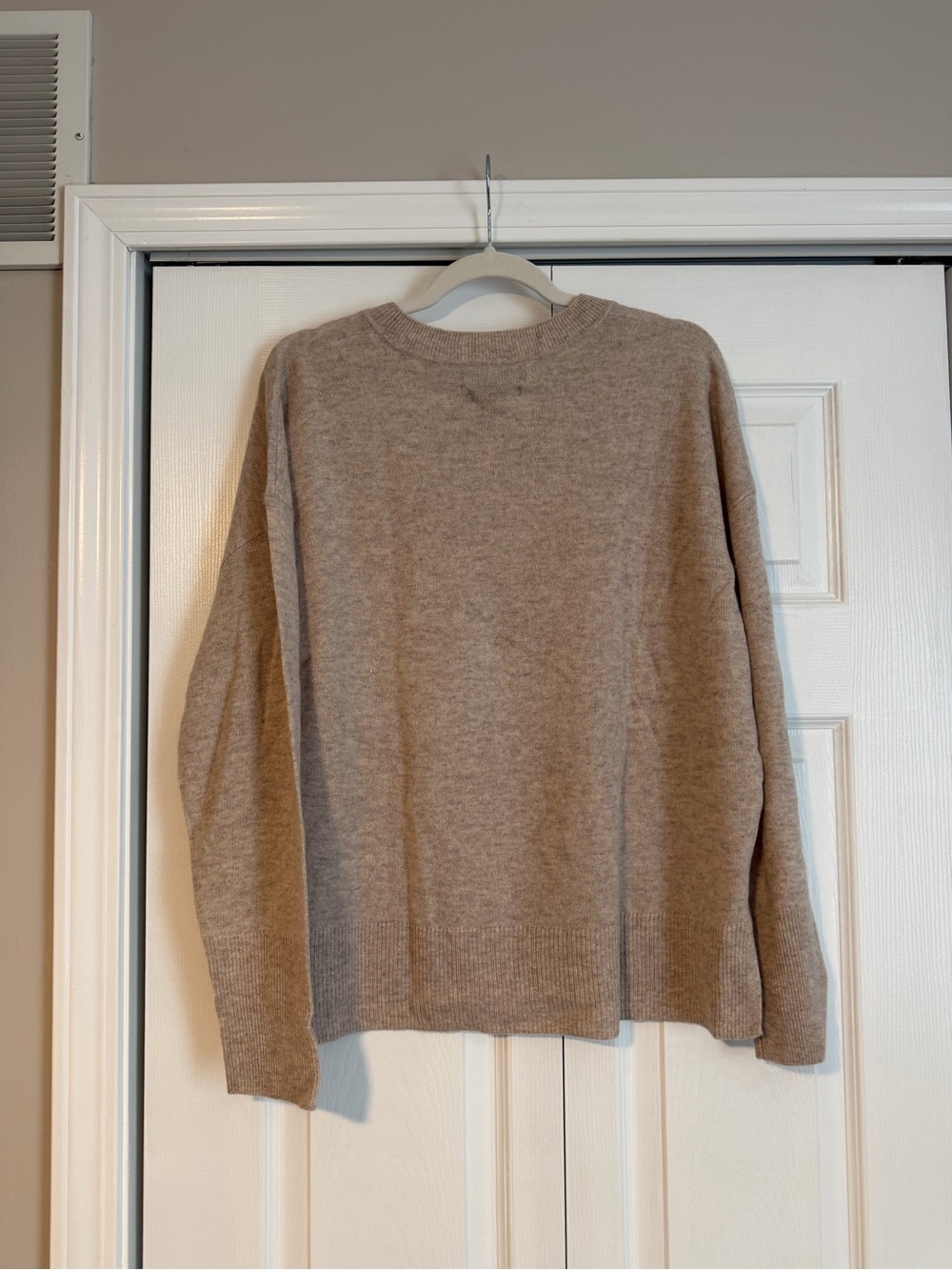 Tahari Neutral Taupe Crewneck Sweater 100% Cashmere - Picture 3 of 3